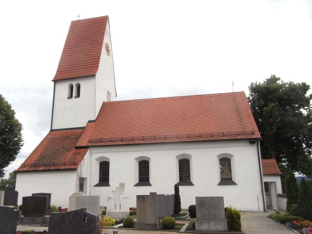 Ansicht der Ambacher Pfarrkirche (Norden) 